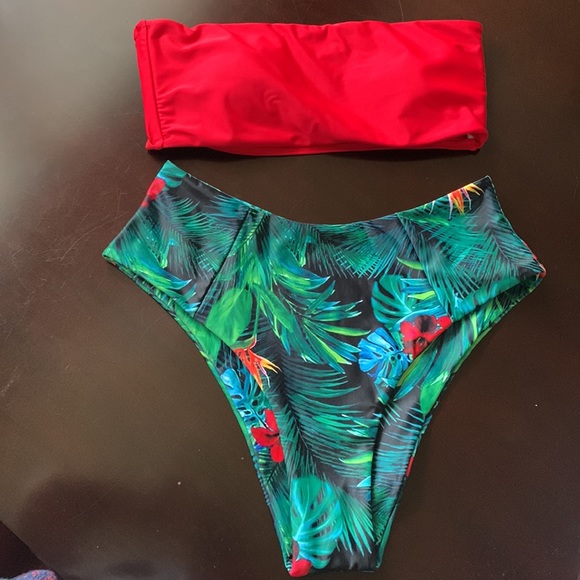 Bathing suite - Picture 2 of 4